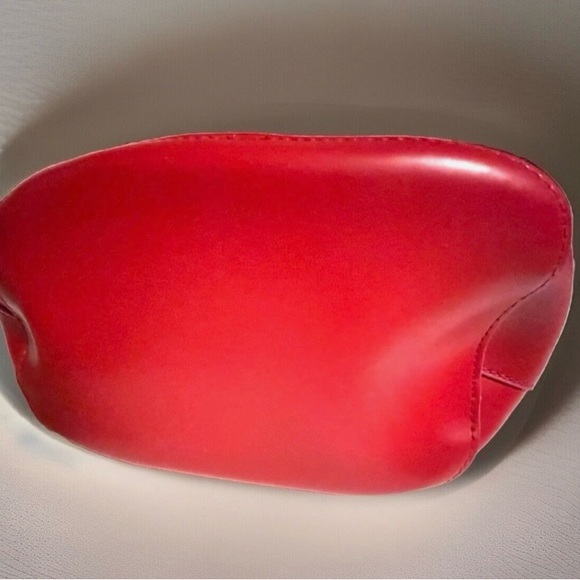 Elizabeth Arden Scarlet Hobo Bag - Picture 3 of 6